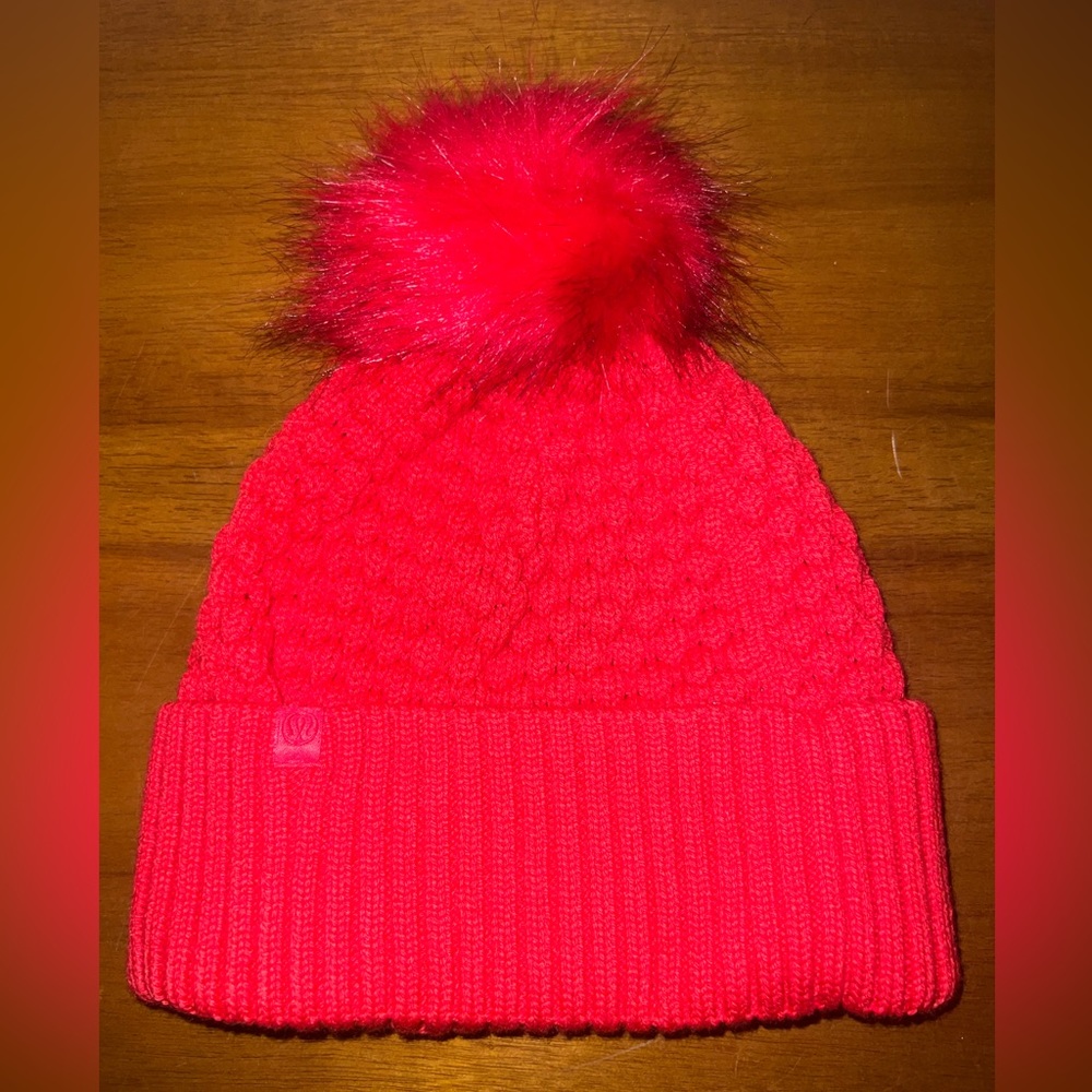 Lululemon Bubble Knit Pom Beanie